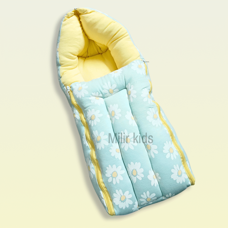 Baby Cotton carry nest - Pastel green, Flowers